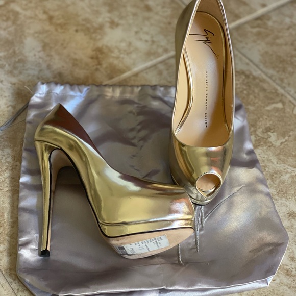 Giuseppe Zanotti metallic peep toe heel - Picture 3 of 11